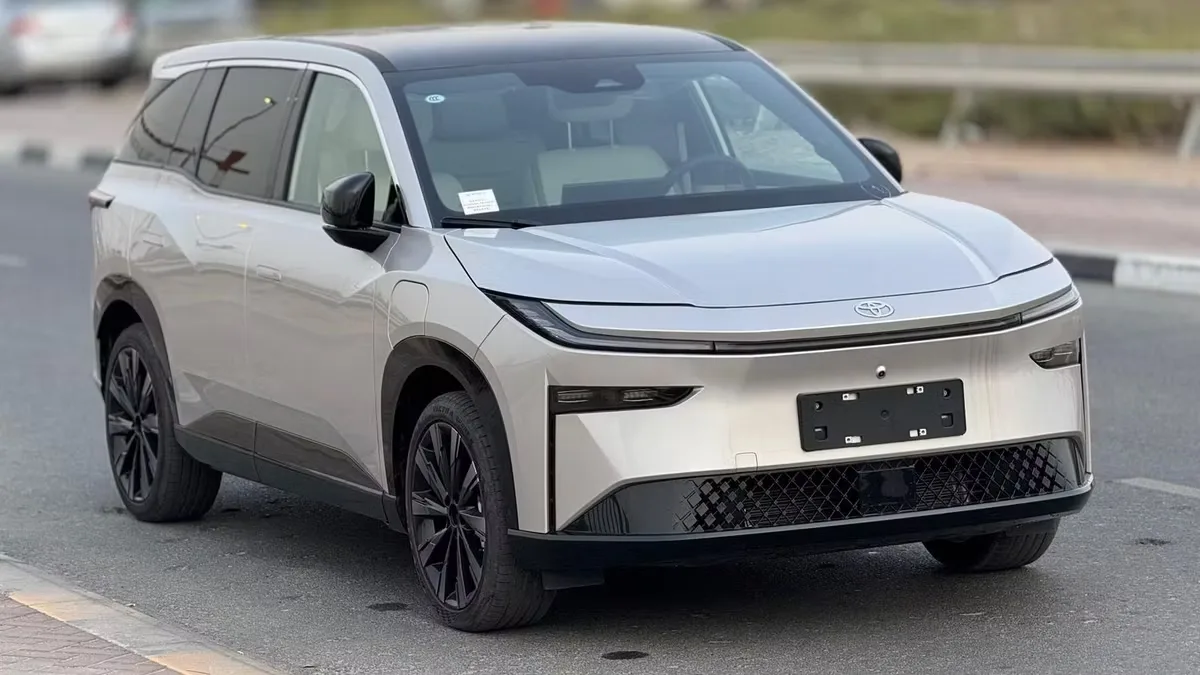 Toyota bZ3X 2025 из ОАЭ — купить под ключ