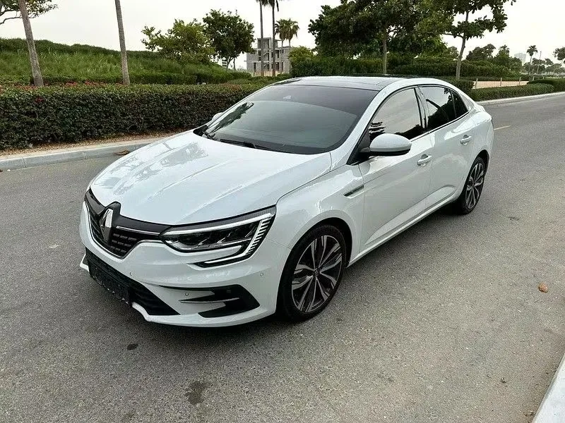 Renault Megane 2023 из ОАЭ — купить под ключ