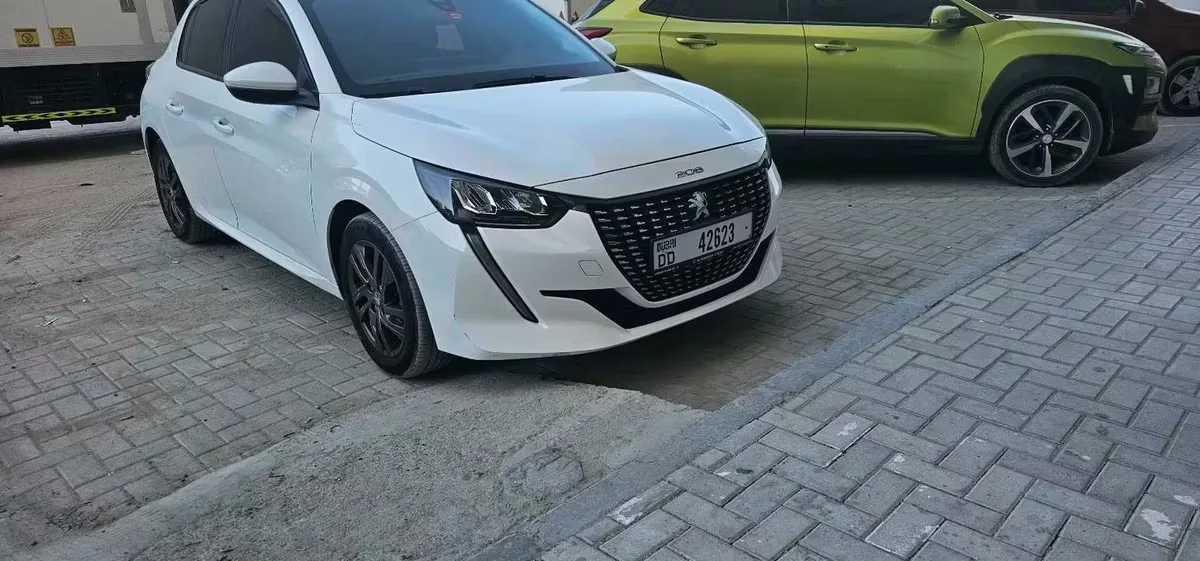 Peugeot 208 2022 из ОАЭ — купить под ключ