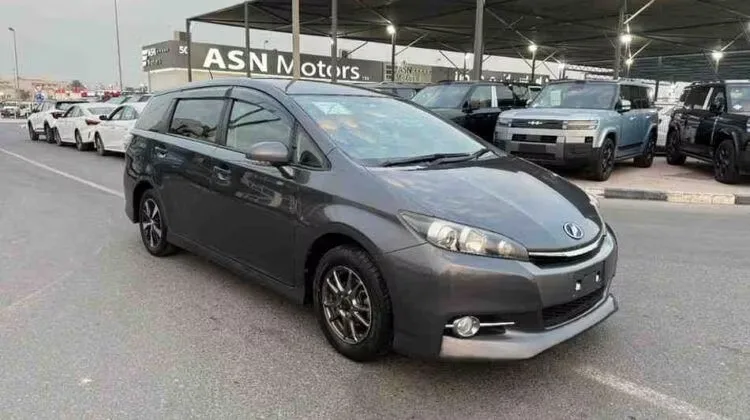 Toyota Wish 2014 из ОАЭ — купить под ключ