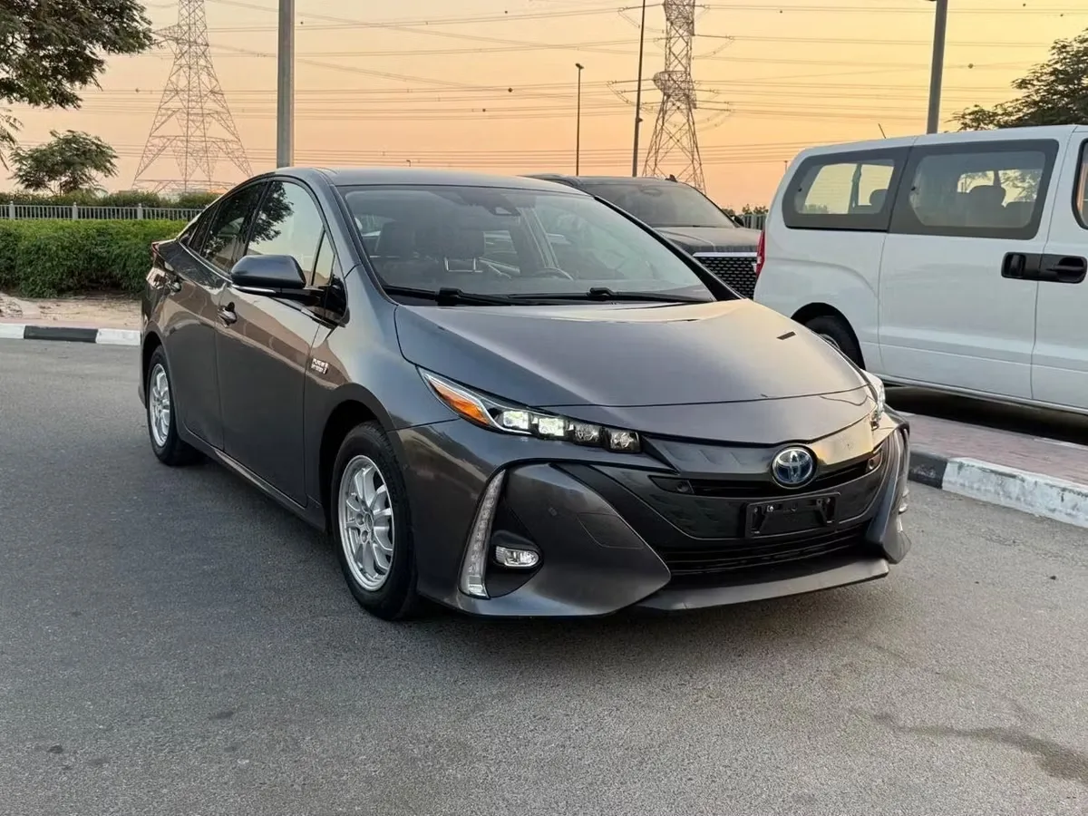 Toyota Prius 2020 из ОАЭ — купить под ключ