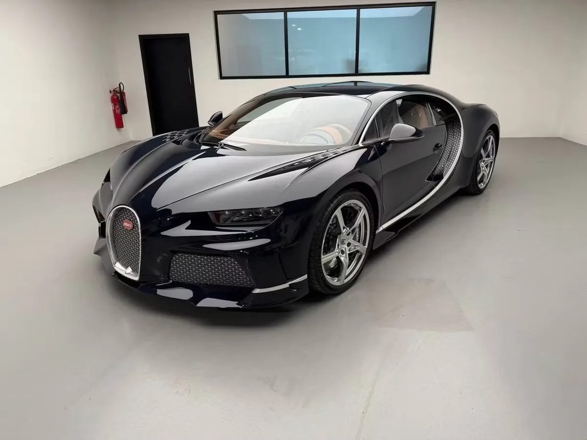 Bugatti Chiron 2023 из ОАЭ — купить под ключ