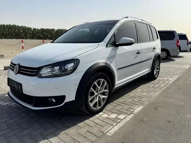 Volkswagen Touran 2014 из ОАЭ — купить под ключ