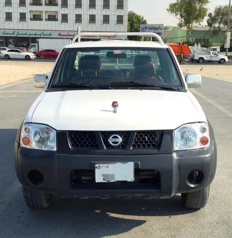 Nissan NP300 2016 из ОАЭ — купить под ключ
