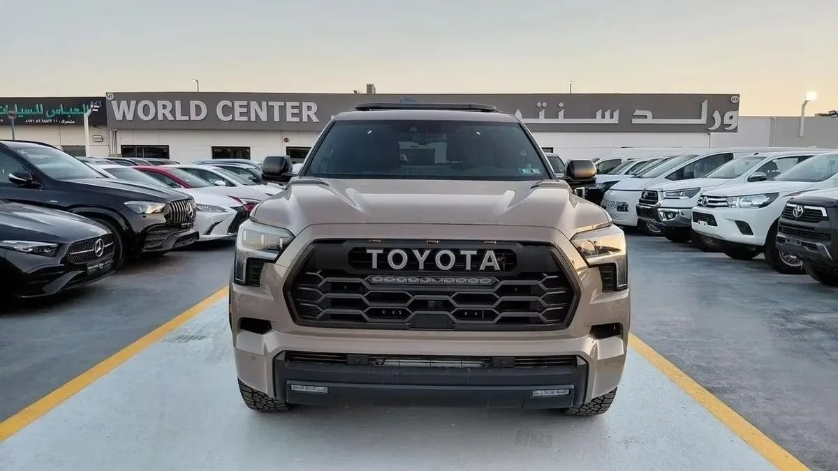 Toyota Sequoia 2025 из ОАЭ — купить под ключ