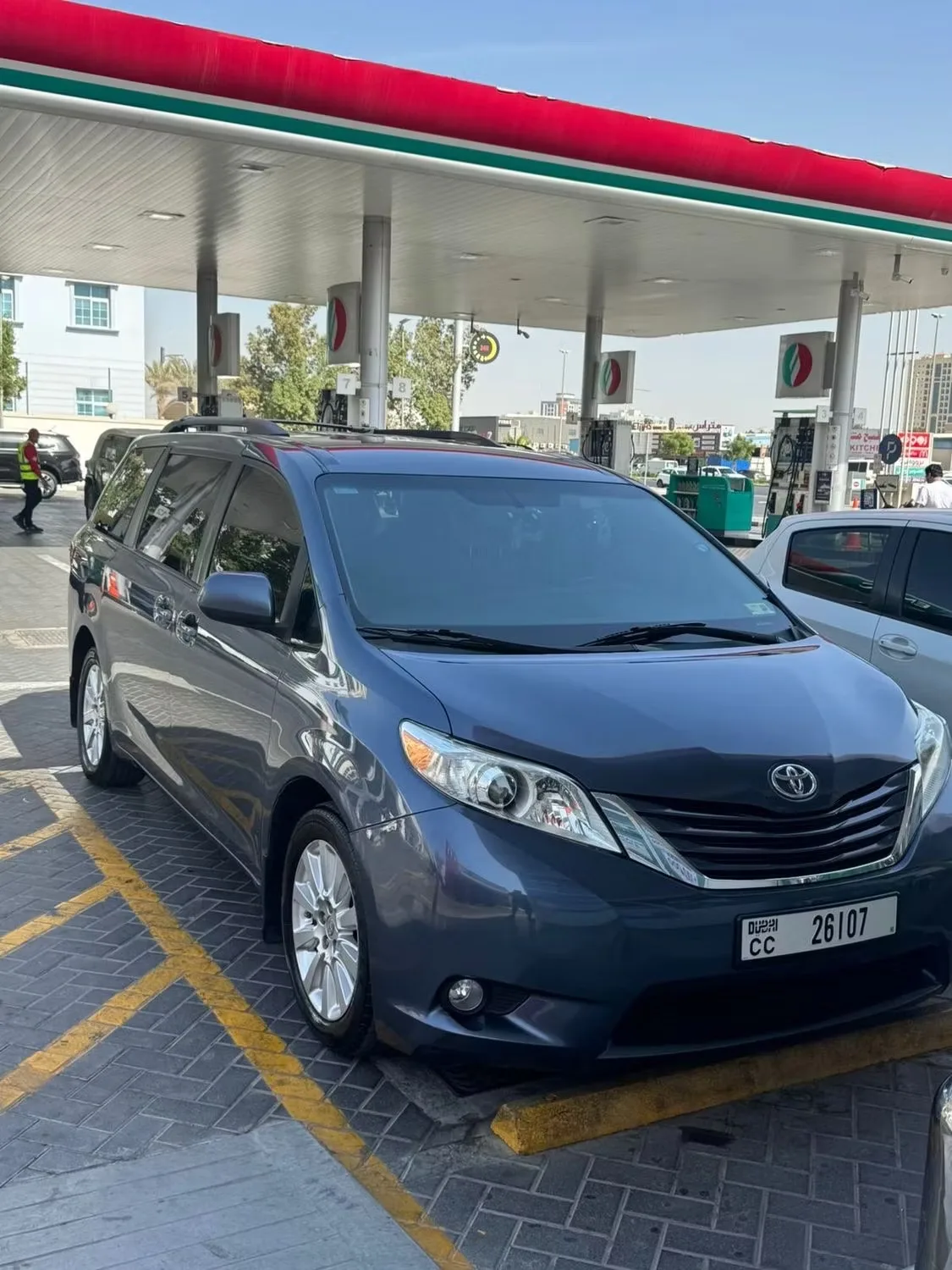 Toyota Sienna 2015 из ОАЭ — купить под ключ