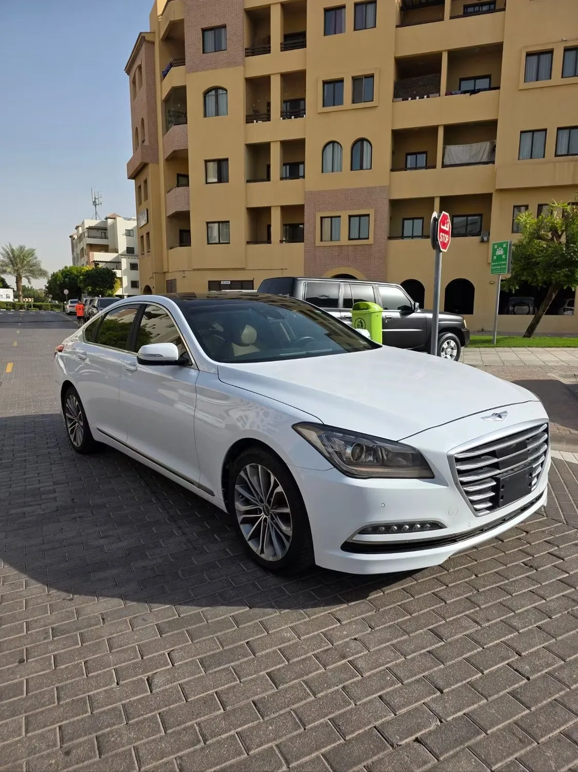 Hyundai Genesis 2015 из ОАЭ — купить под ключ