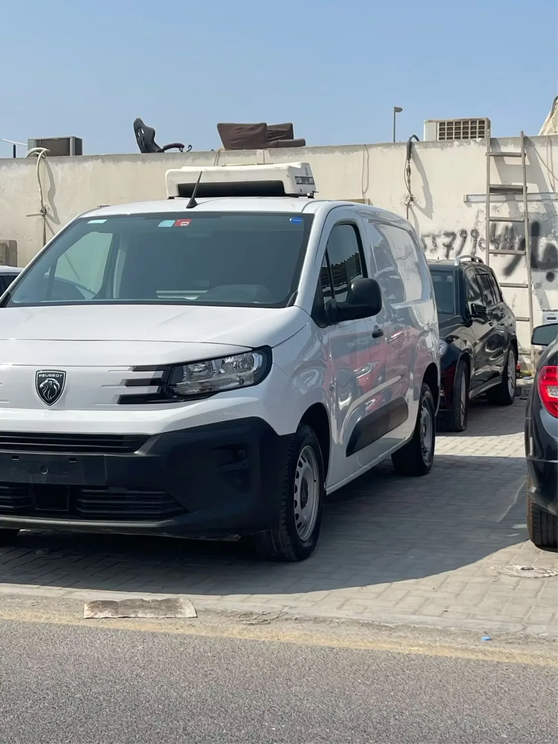 Peugeot Partner 2025 из ОАЭ — купить под ключ