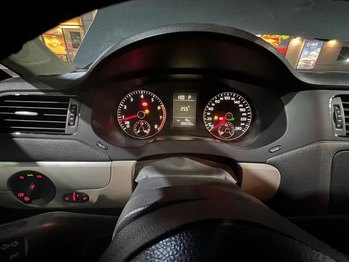Volkswagen Jetta 2013 из ОАЭ — купить под ключ
