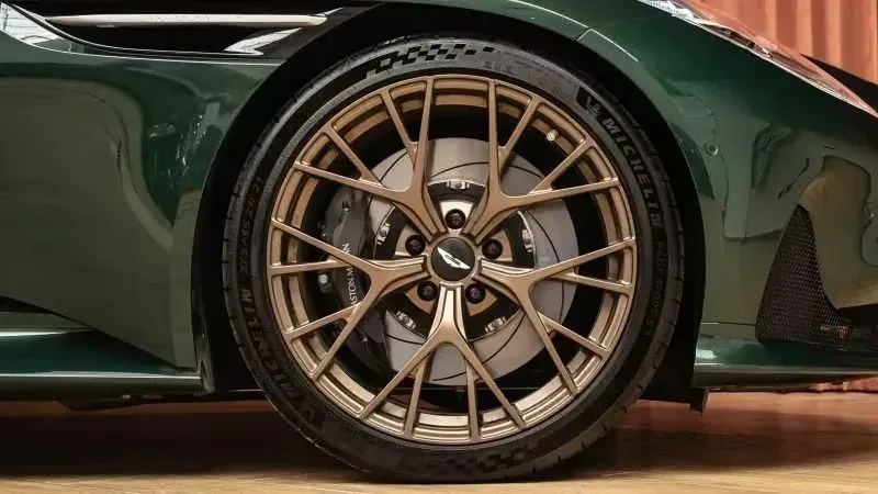 Aston Martin DB12 2024 из ОАЭ — купить под ключ