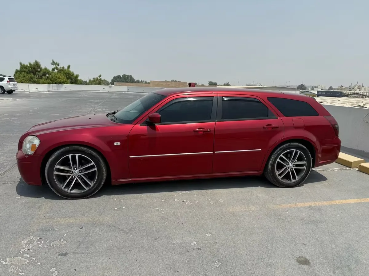 Dodge Magnum 2006 из ОАЭ — купить под ключ