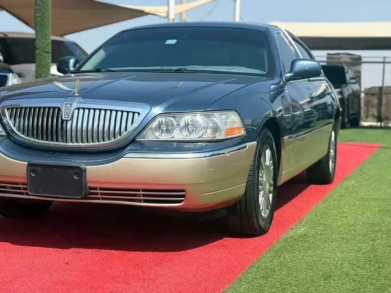 Lincoln Town Car 2005 из ОАЭ — купить под ключ