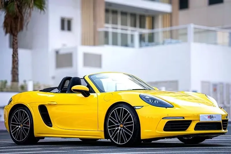 Porsche 718 Boxster 2024 из ОАЭ — купить под ключ