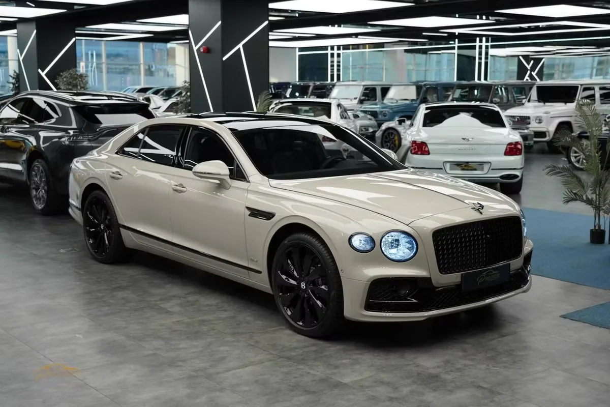 Bentley Flying Spur 2023 из ОАЭ — купить под ключ