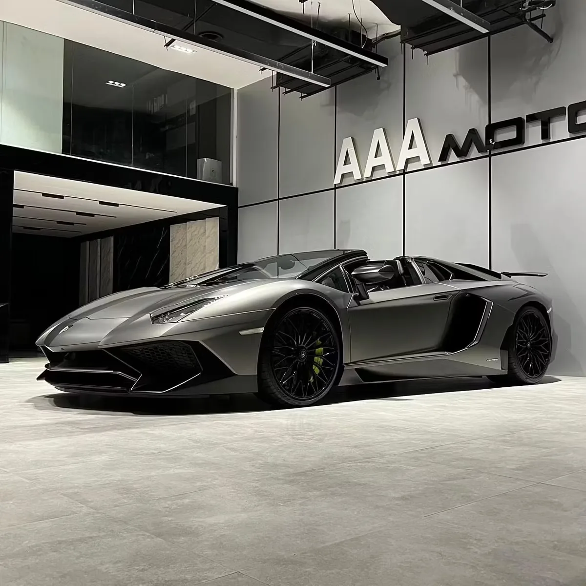 Lamborghini Aventador 2016 из ОАЭ — купить под ключ