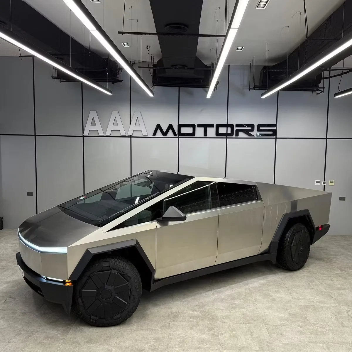 Tesla Cybertruck 2024 из ОАЭ — купить под ключ