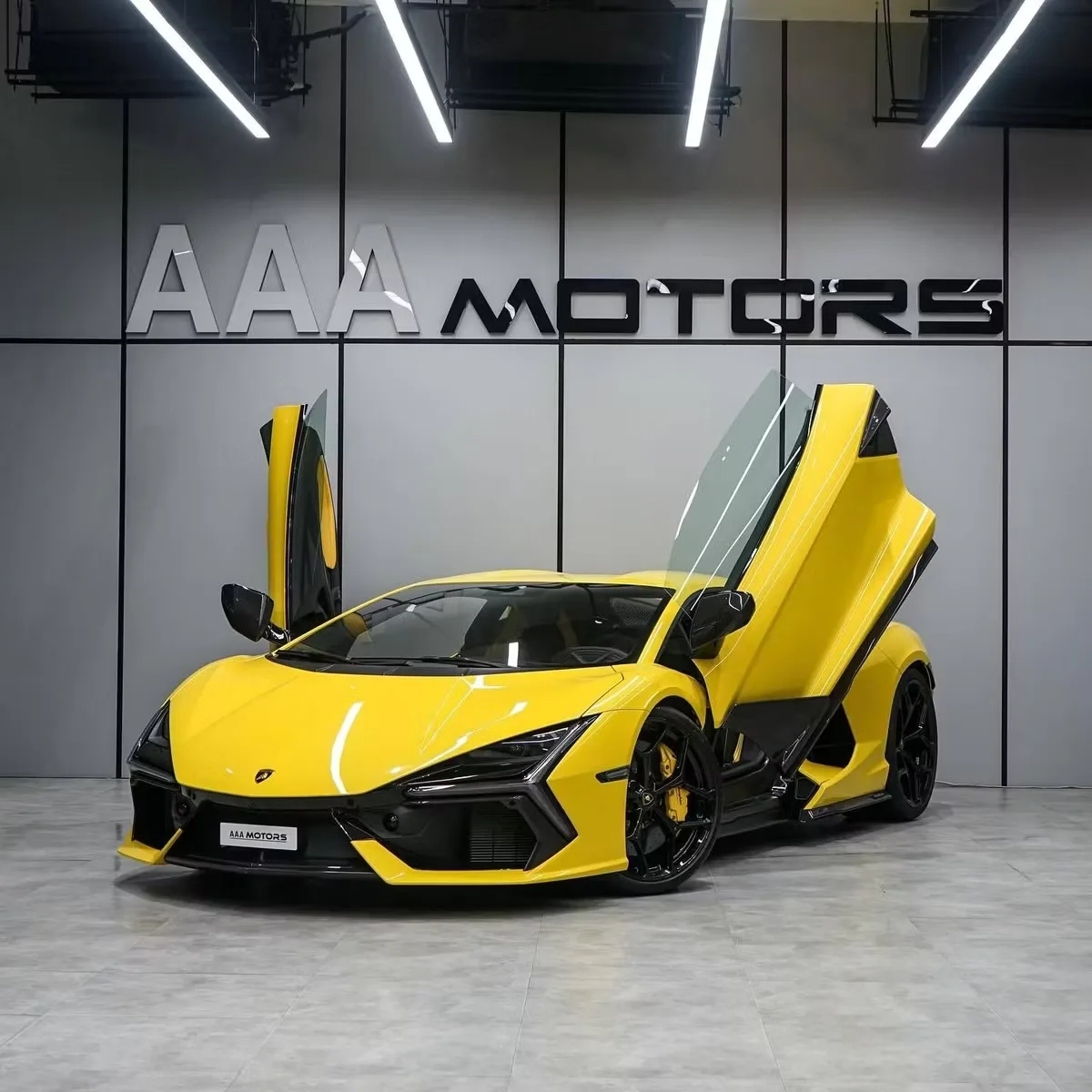 Lamborghini Revuelto 2024 из ОАЭ — купить под ключ
