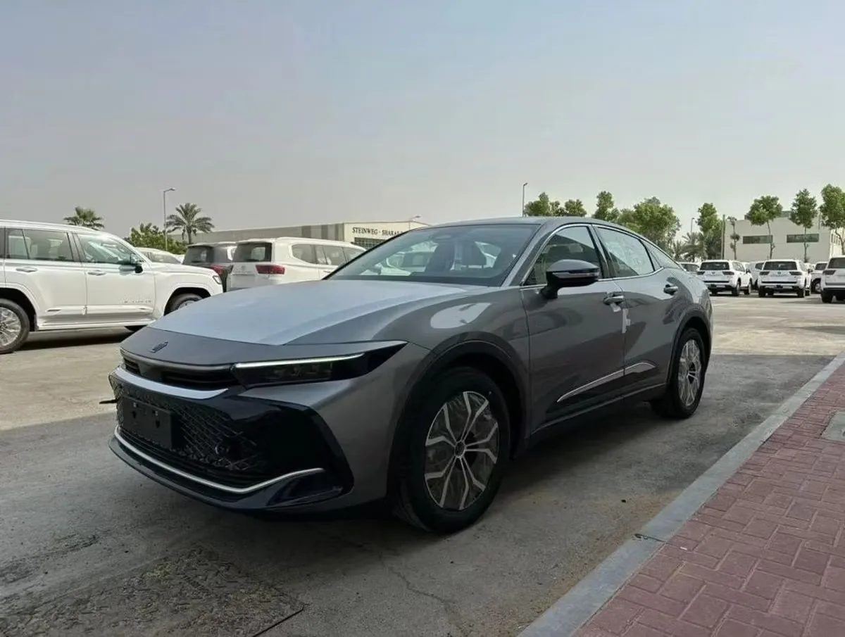 Toyota Crown 2023 из ОАЭ — купить под ключ