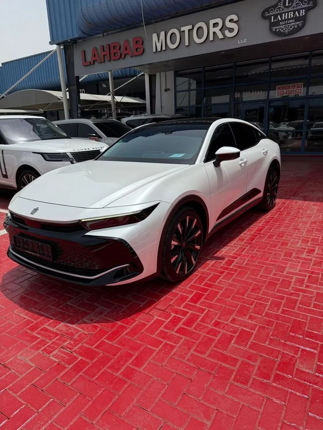 Toyota Crown 2023 из ОАЭ — купить под ключ
