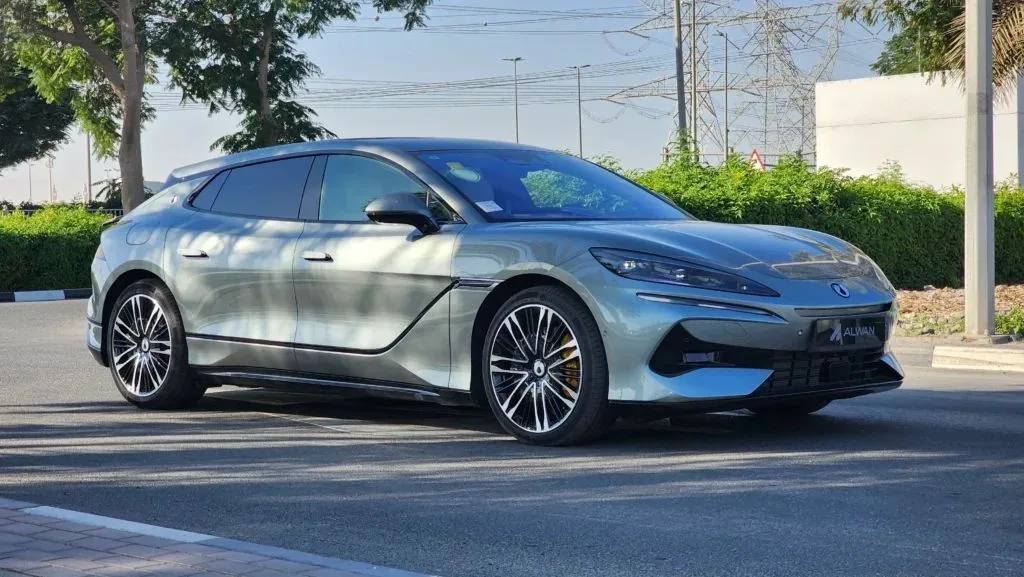 Denza Z9 2024 из ОАЭ — купить под ключ