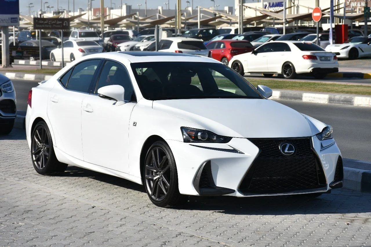 Lexus IS 2018 из ОАЭ — купить под ключ