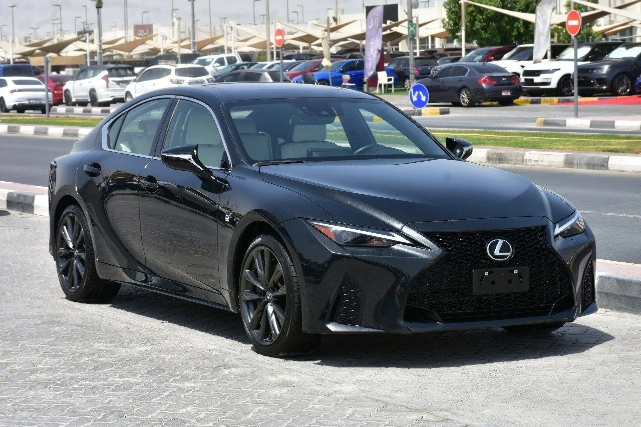 Lexus IS 2024 из ОАЭ — купить под ключ