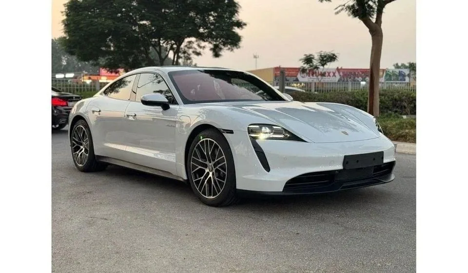 Porsche Taycan 2023 из ОАЭ — купить под ключ