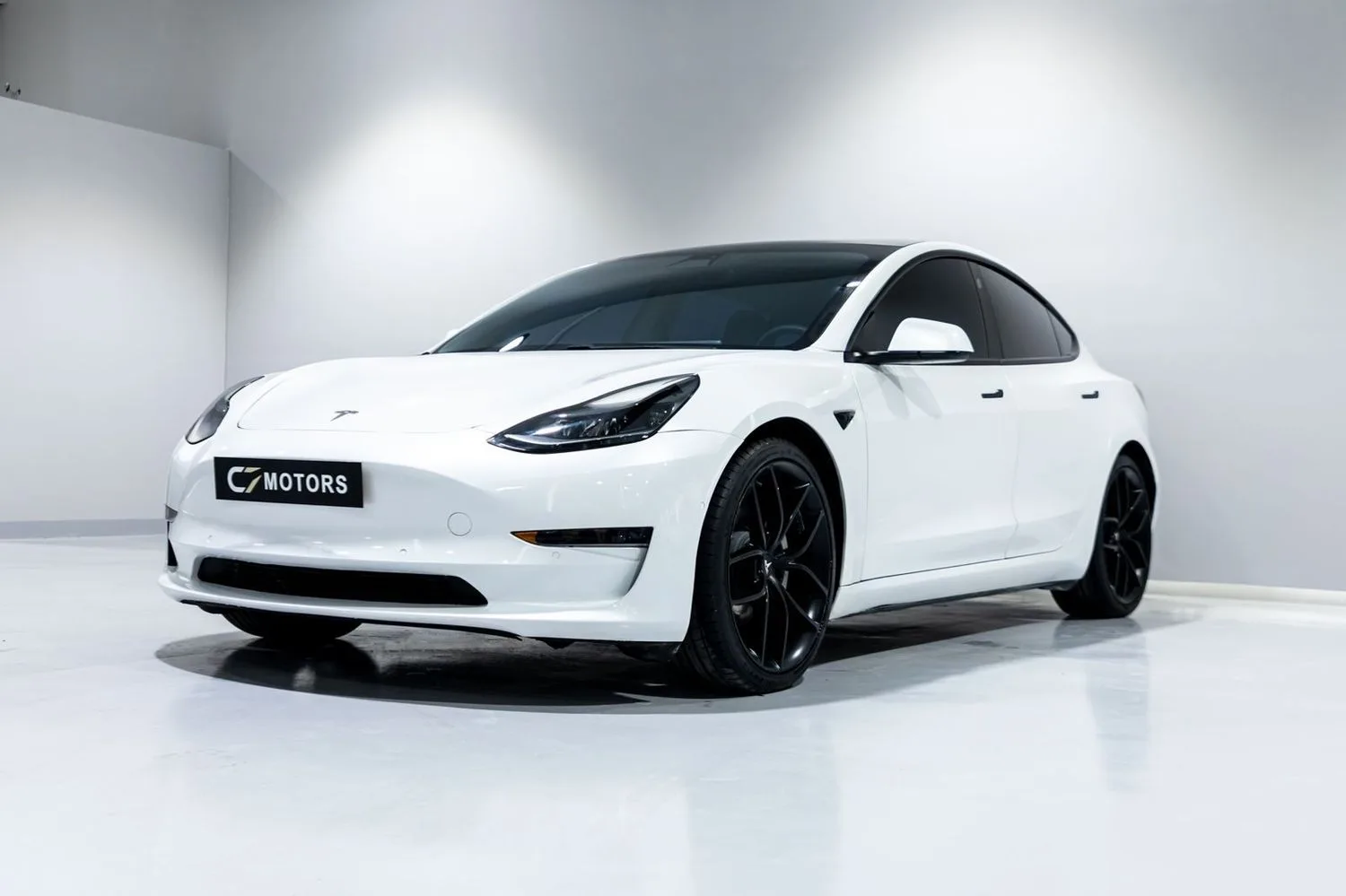 Tesla Model 3 2021 из ОАЭ — купить под ключ