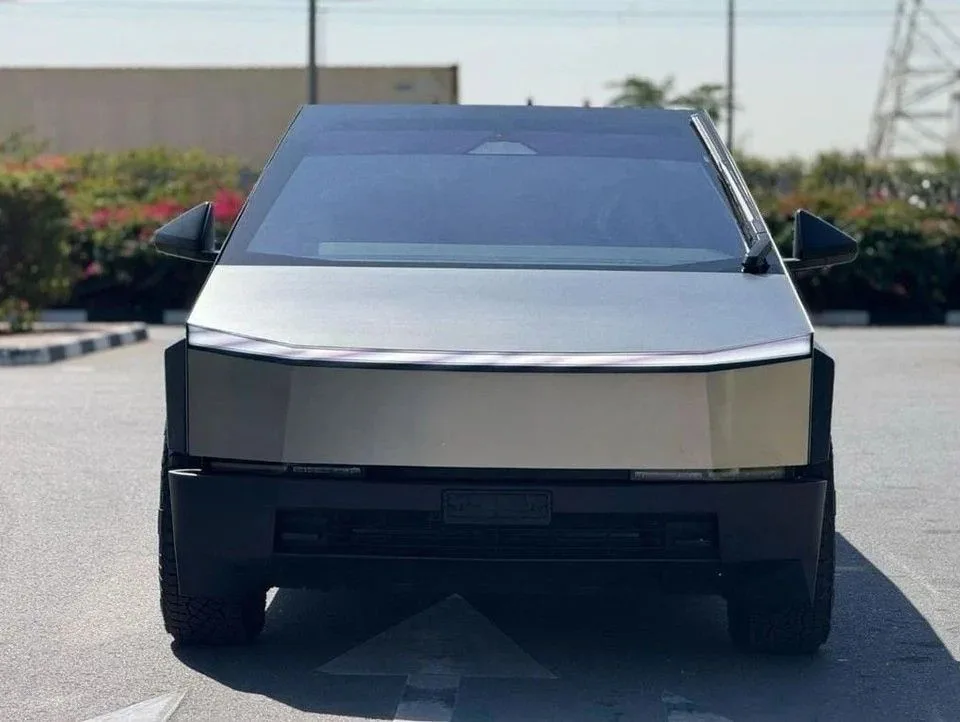 Tesla Cybertruck 2024 из ОАЭ — купить под ключ