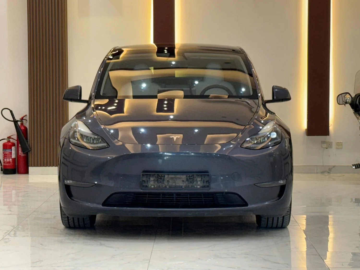 Tesla Model Y 2023 из ОАЭ — купить под ключ