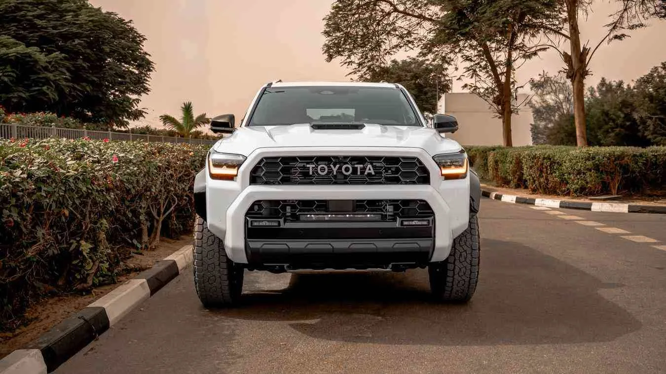 Toyota 4Runner 2025 из ОАЭ — купить под ключ
