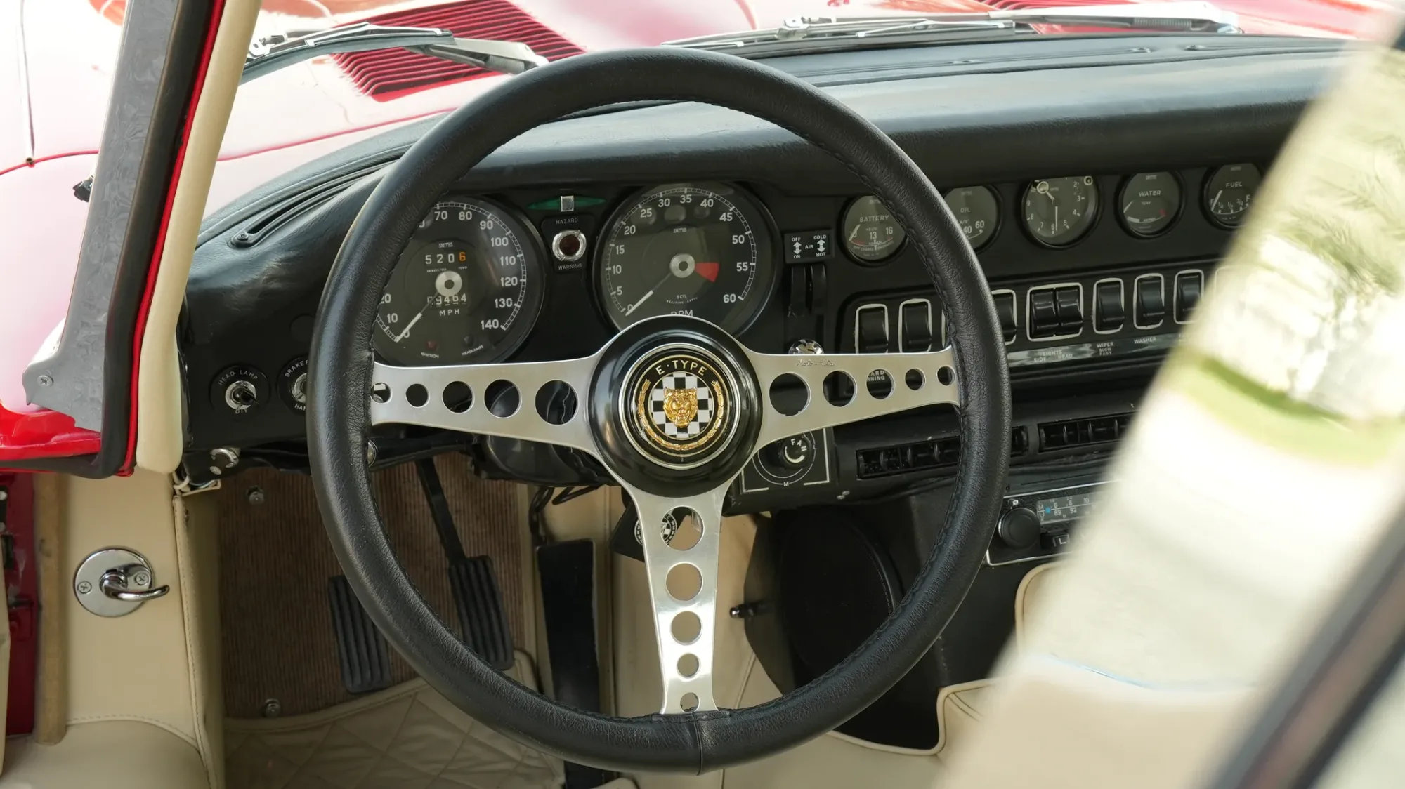 Jaguar E-type 1970 из ОАЭ — купить под ключ