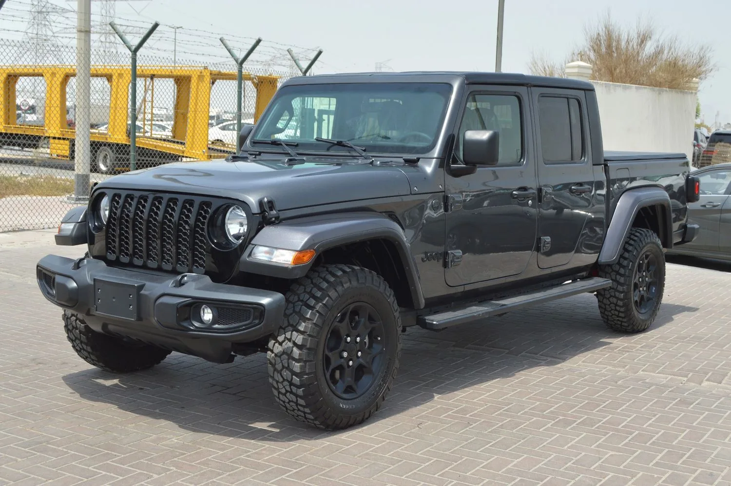 Jeep Gladiator 2023 из ОАЭ — купить под ключ