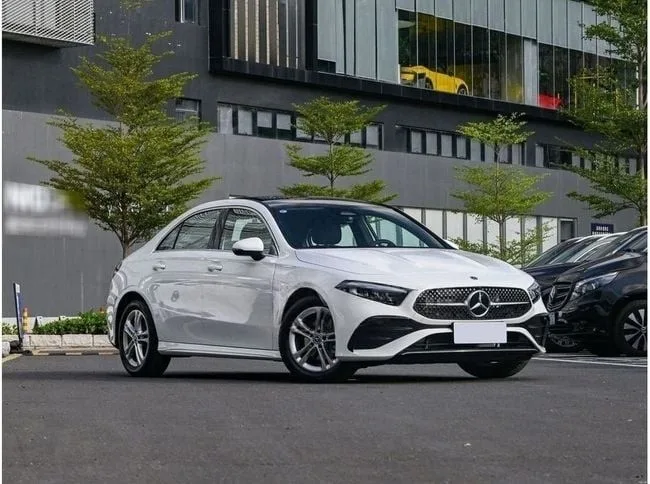 Mercedes-Benz A-Class 2025 из ОАЭ — купить под ключ