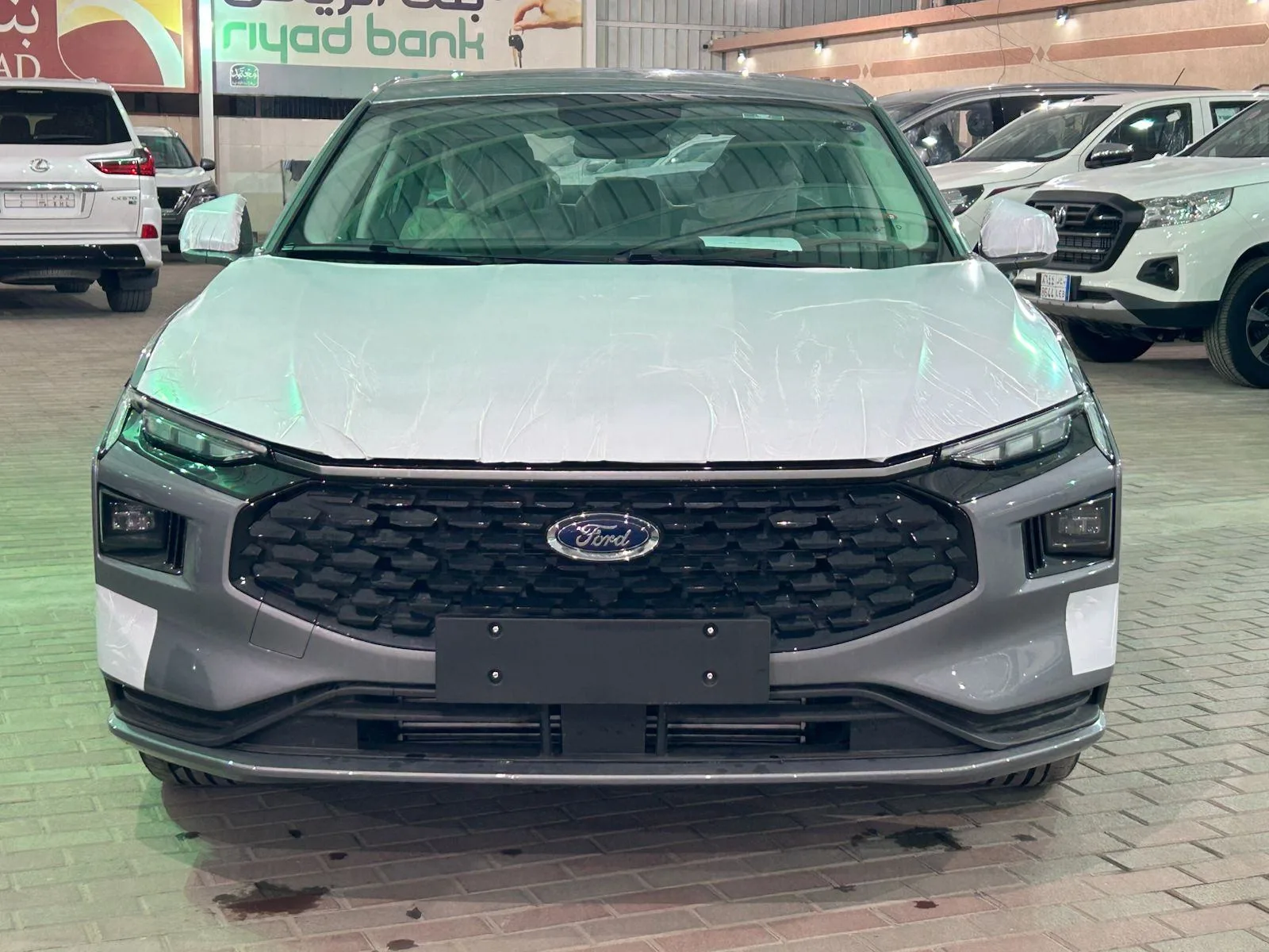 Ford Taurus 2025 из ОАЭ — купить под ключ