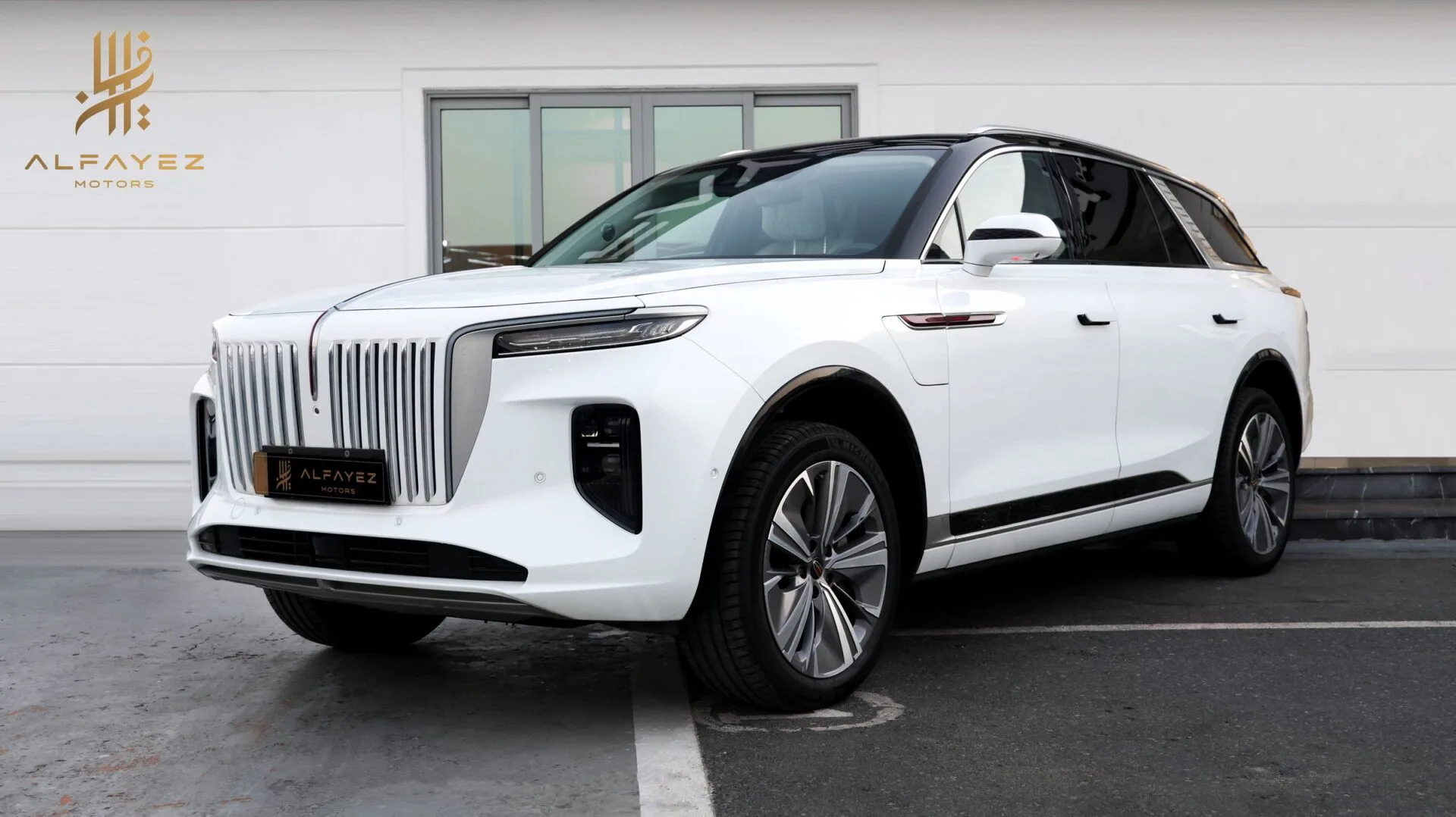 Hongqi E-HS9 2025 из ОАЭ — купить под ключ
