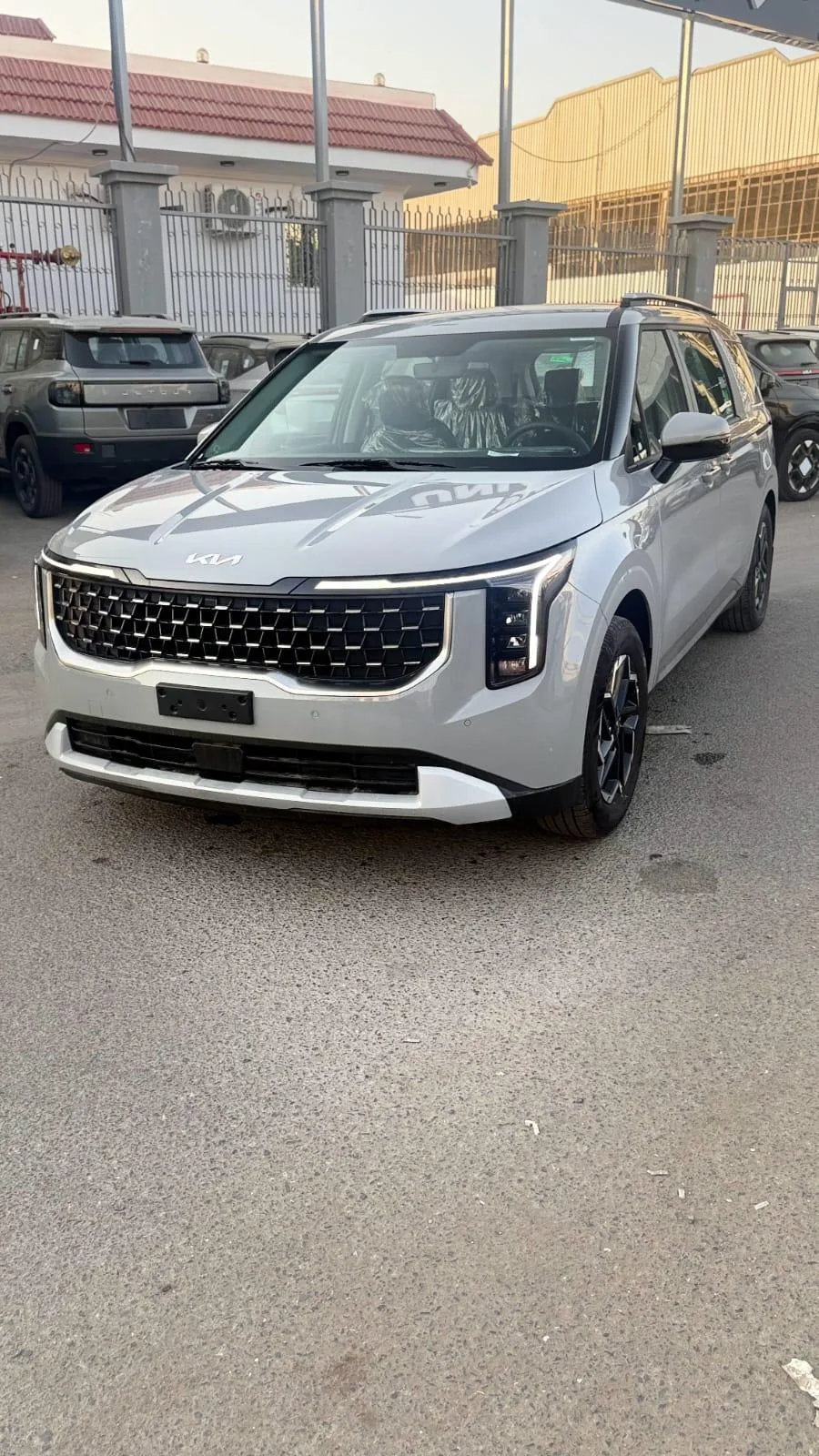 KIA Carnival 2026 из ОАЭ — купить под ключ