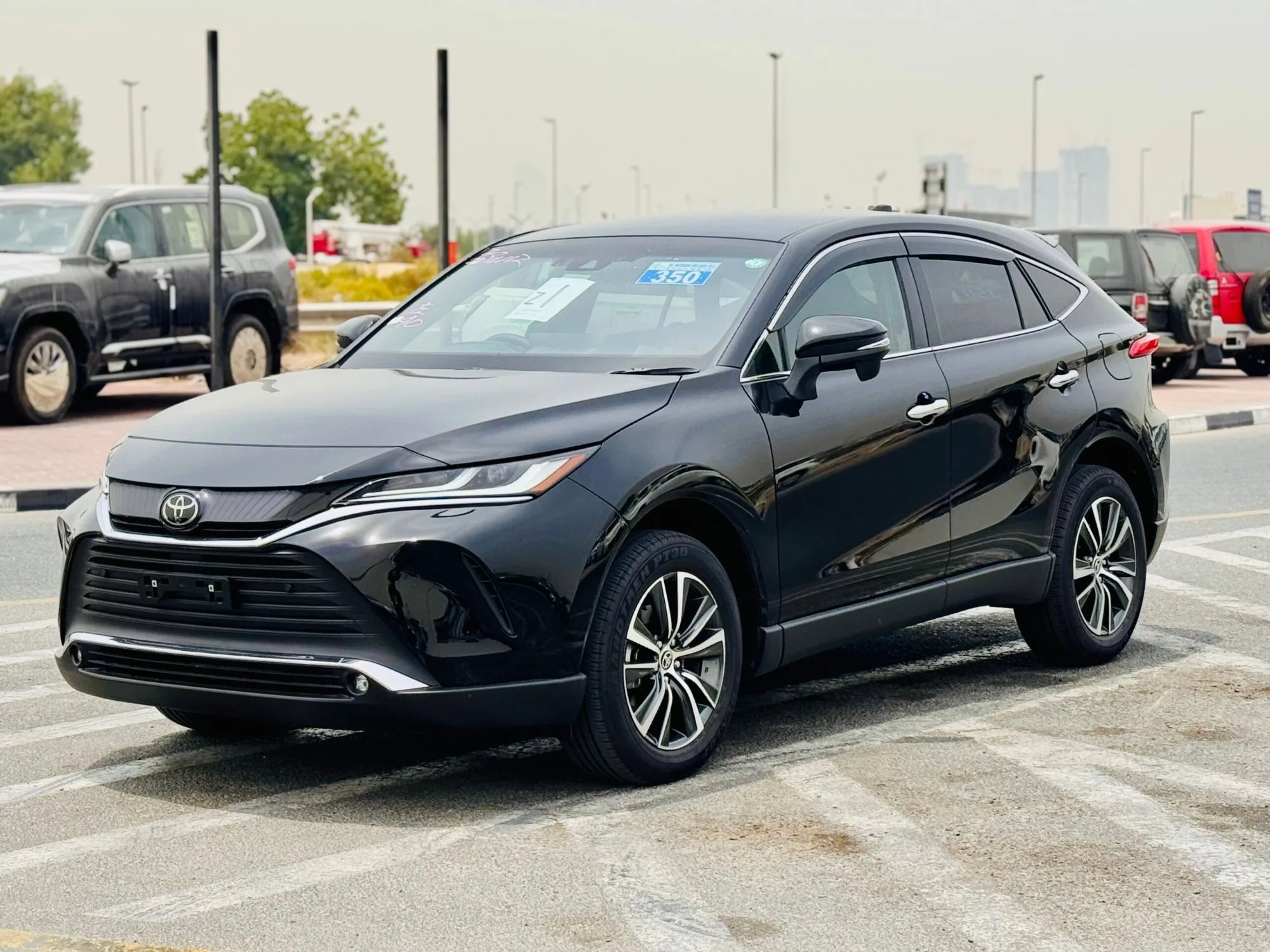 Toyota Harrier 2024 из ОАЭ — купить под ключ
