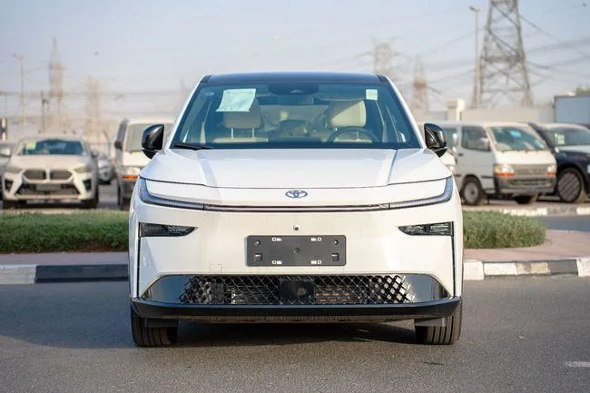 Toyota bZ3X 2025 из ОАЭ — купить под ключ