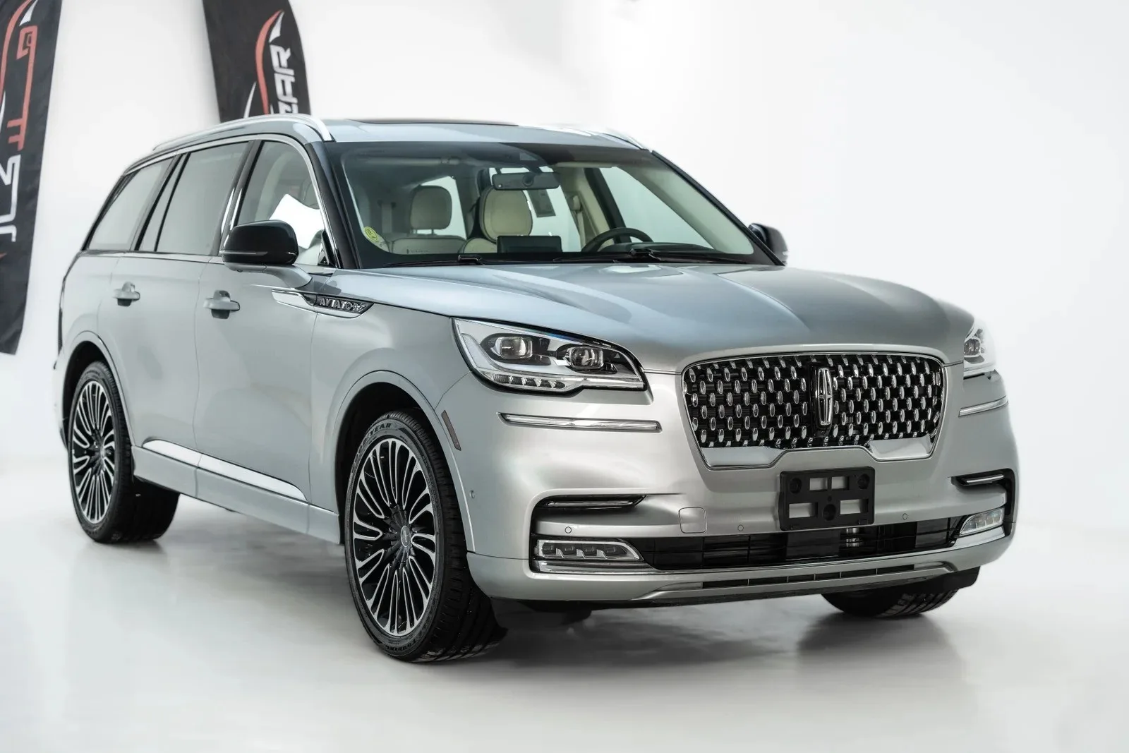 Lincoln Aviator 2023 из ОАЭ — купить под ключ