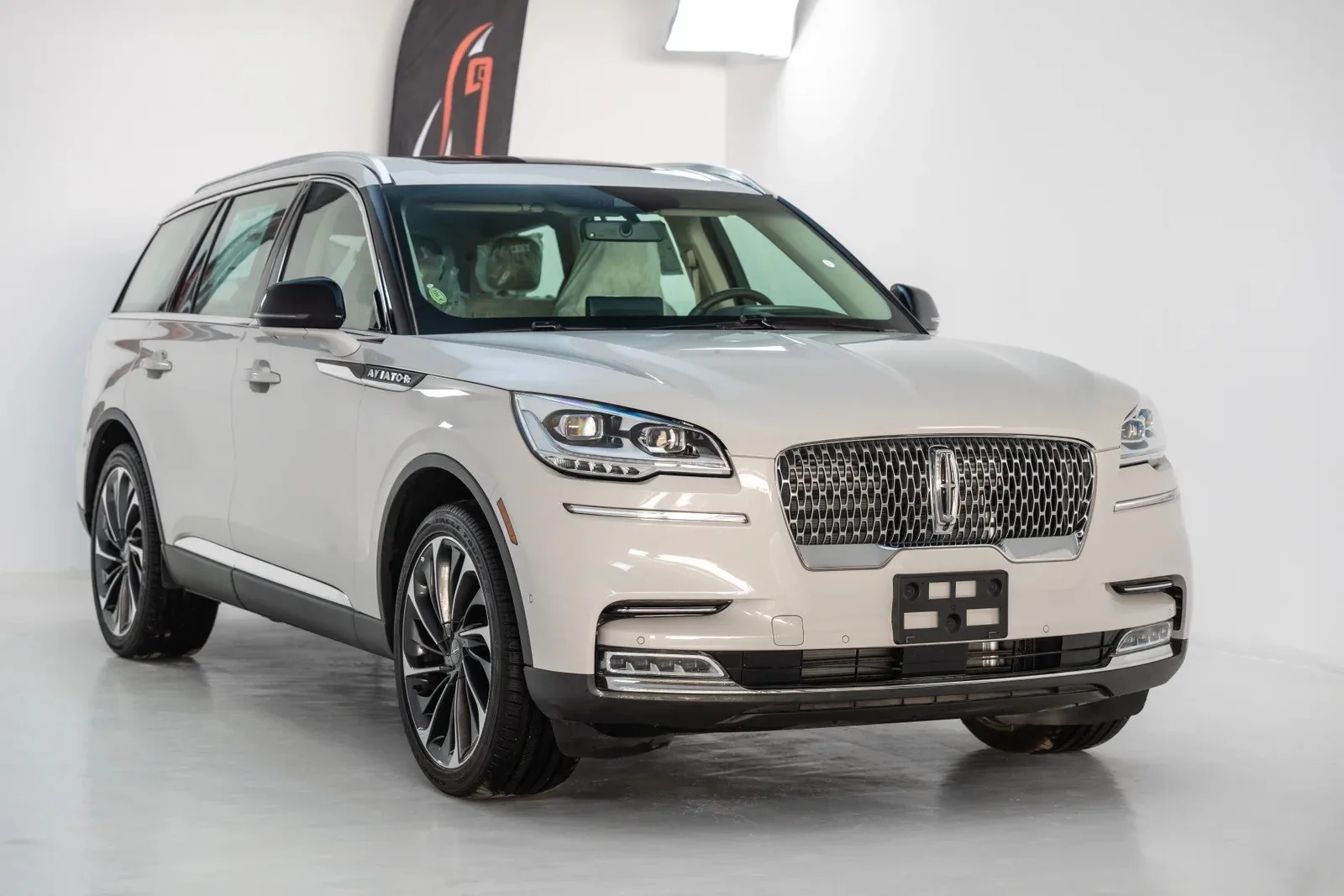 Lincoln Aviator 2023 из ОАЭ — купить под ключ
