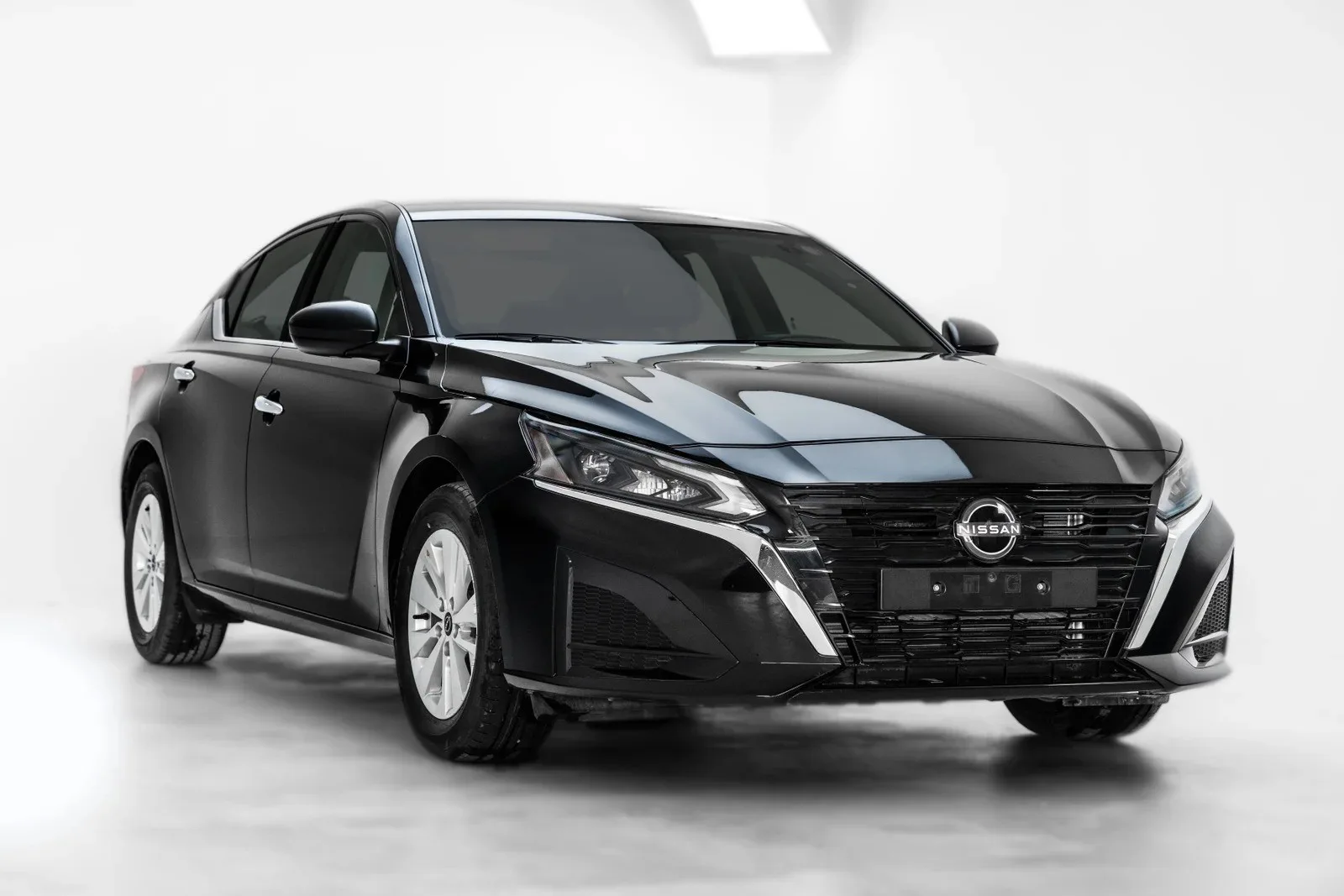 Nissan Altima 2025 из ОАЭ — купить под ключ