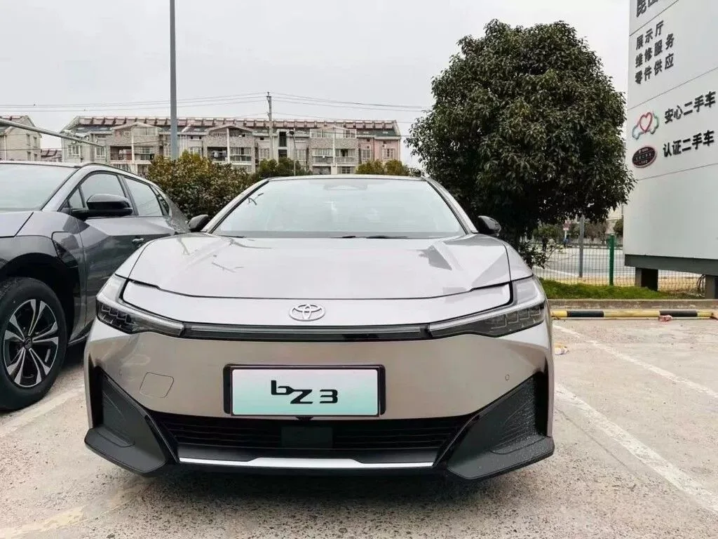 Toyota bZ3 2023 из ОАЭ — купить под ключ