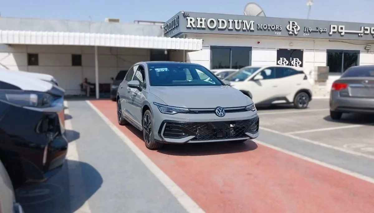 Volkswagen Golf 2024 из ОАЭ — купить под ключ