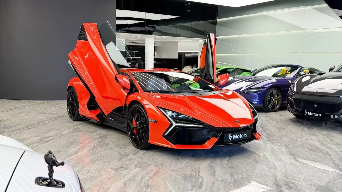 Lamborghini Revuelto 2025 из ОАЭ — купить под ключ