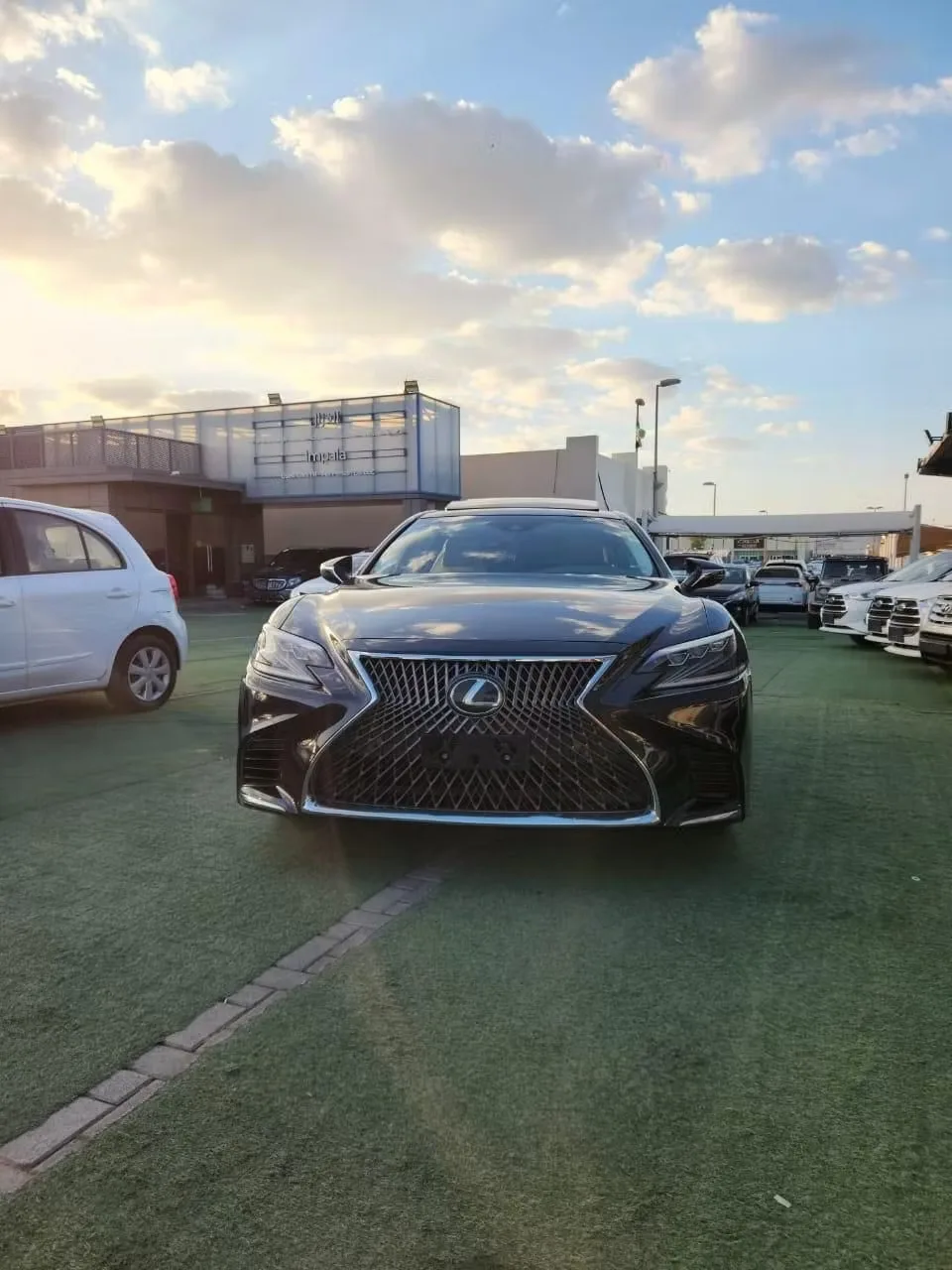 Lexus LS 2019 из ОАЭ — купить под ключ