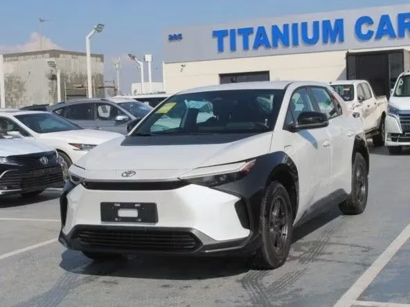 Toyota bZ4X 2023 из ОАЭ — купить под ключ