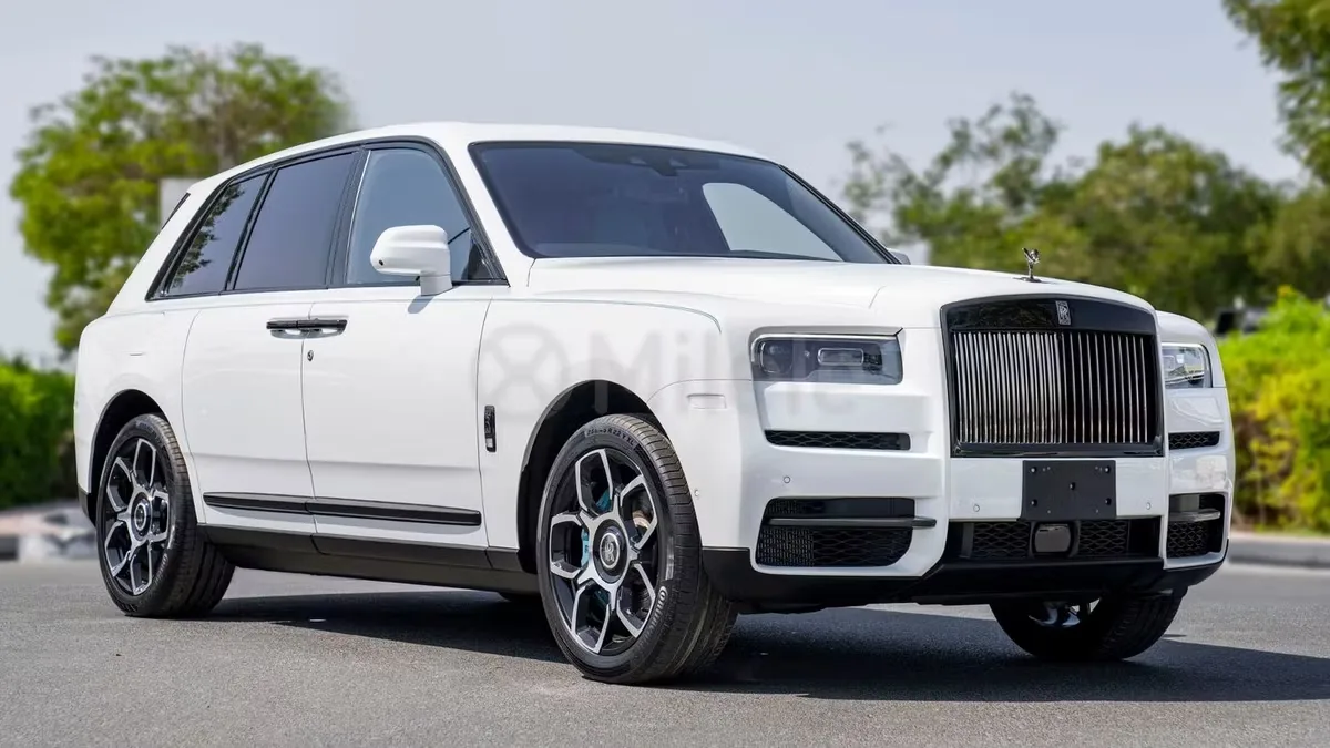 Rolls-Royce Cullinan 2024 из ОАЭ — купить под ключ