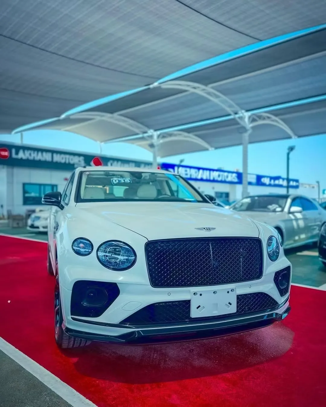 Bentley Bentayga 2024 из ОАЭ — купить под ключ