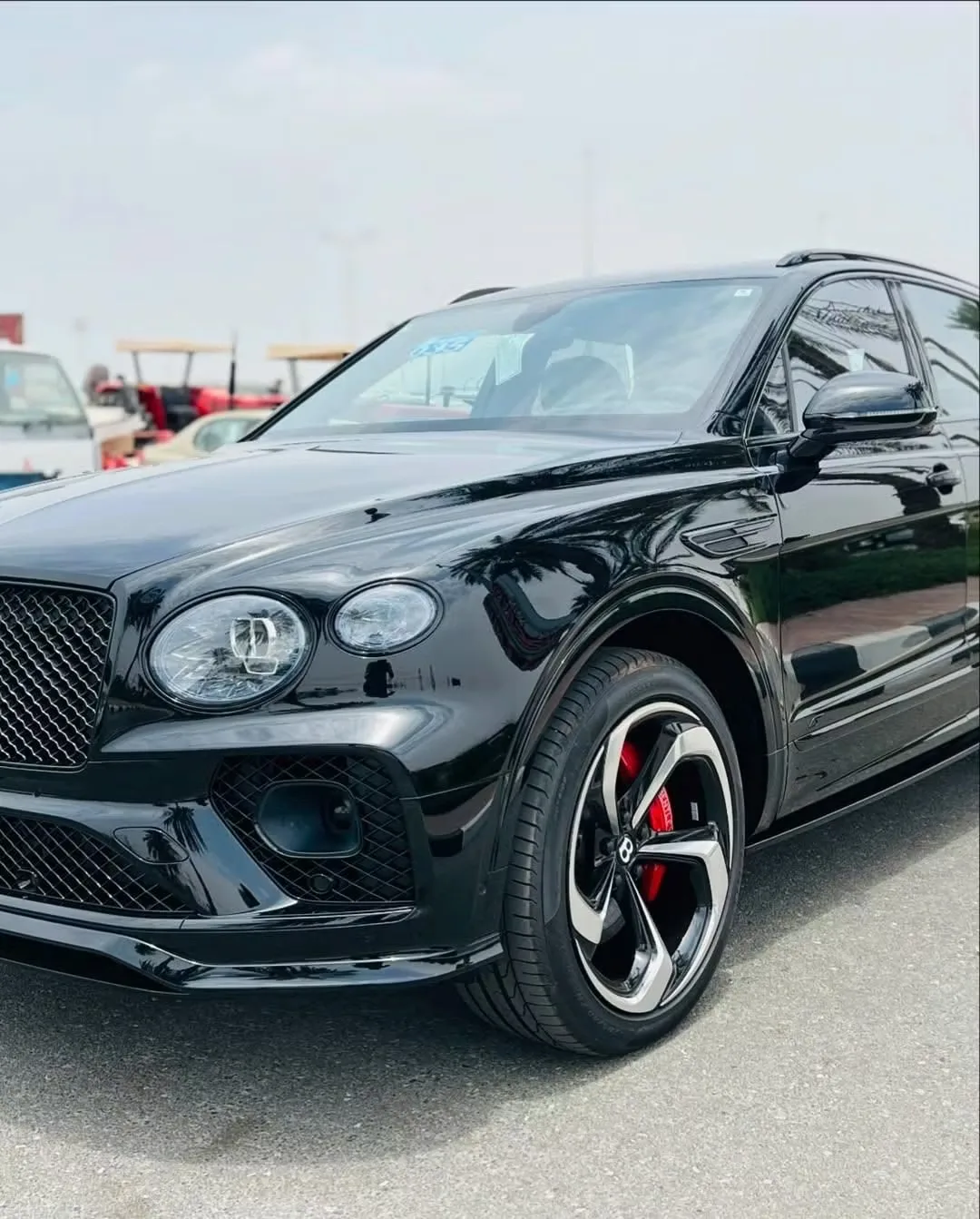 Bentley Bentayga 2023 из ОАЭ — купить под ключ